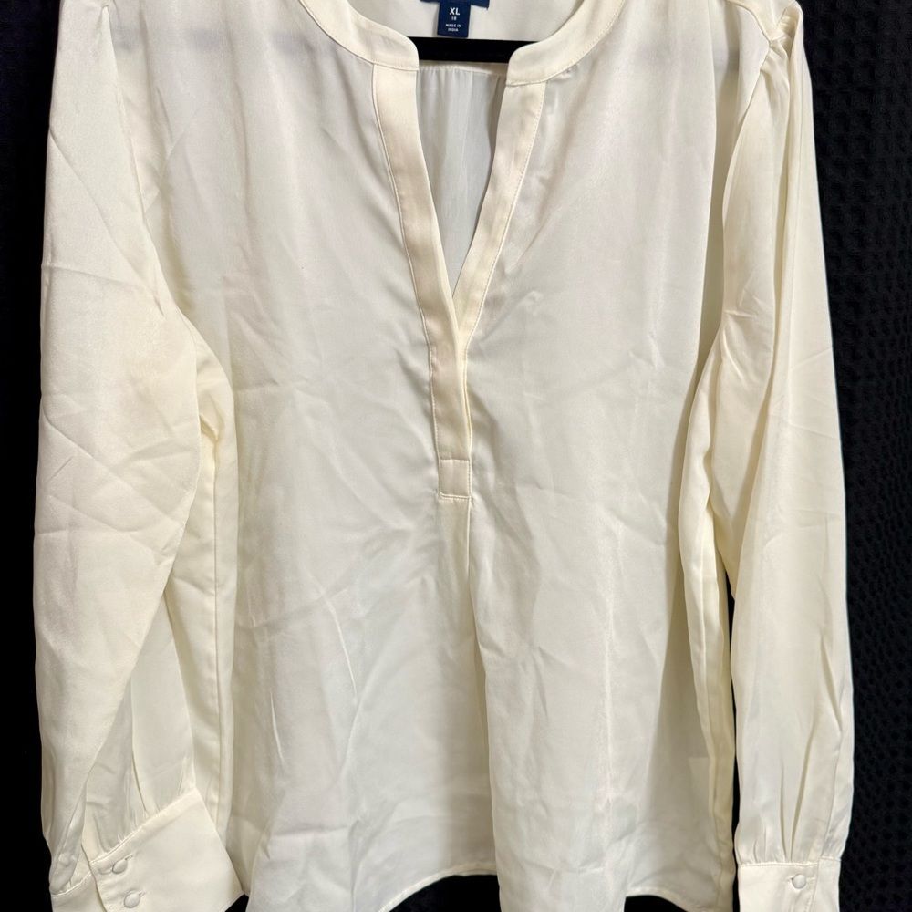 Lands’ End Ivory Satin Look Blouse XL Office Classic Minimalist Fall Peasant EUC